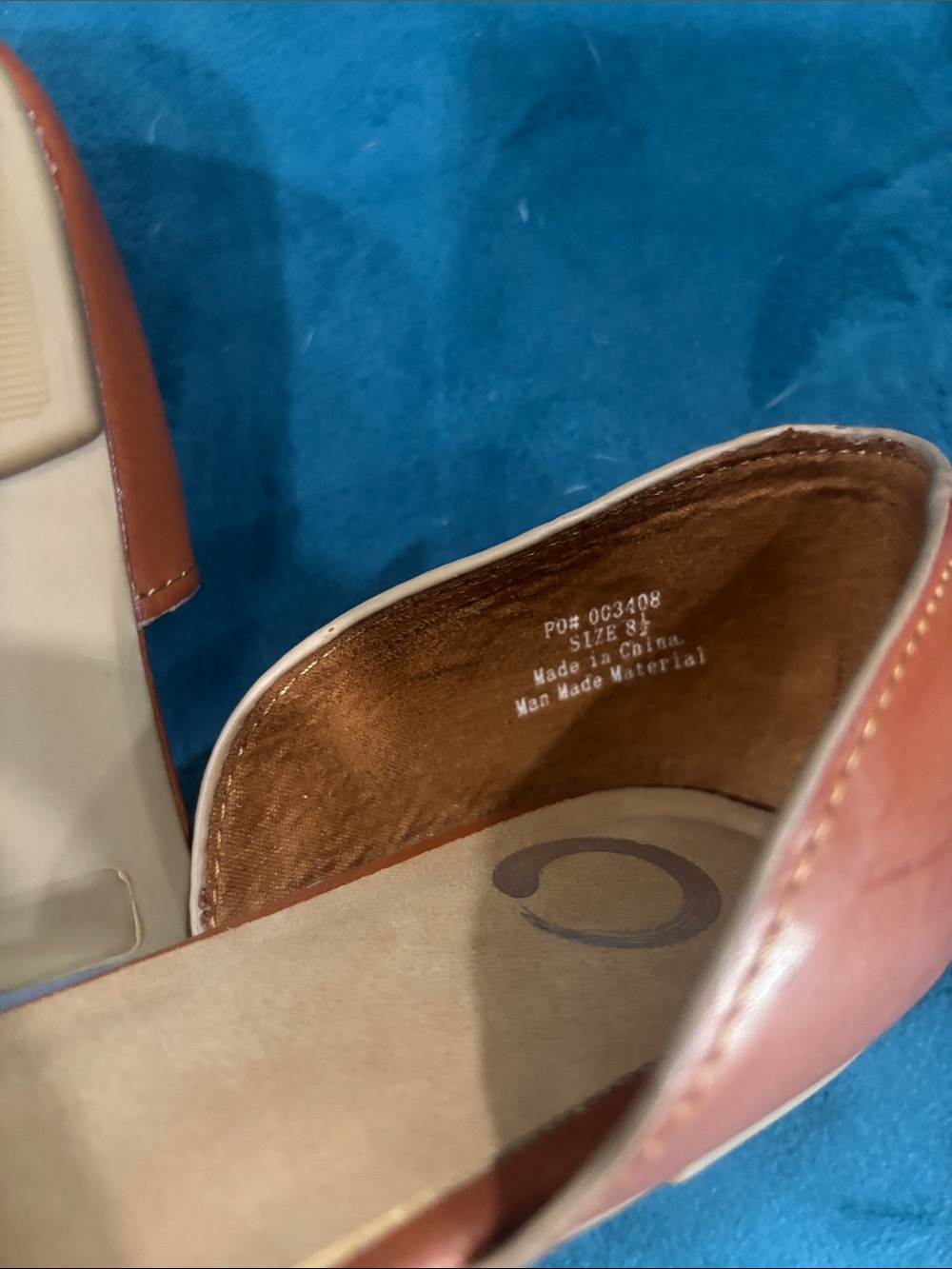 Women's Tan Pointed D'Orsay Flats - Classic Slip-On Style - Picture 3 of 3